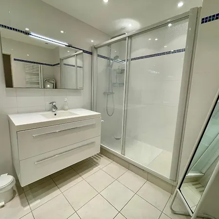 Spacious Bay View Floor 9 Parking * La Baule