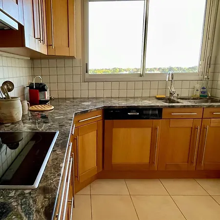 Spacious Bay View Floor 9 Parking 아파트 La Baule