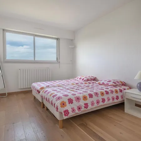 Апартаменты Spacious Bay View Floor 9 Parking Ла-Боль-Эскублак