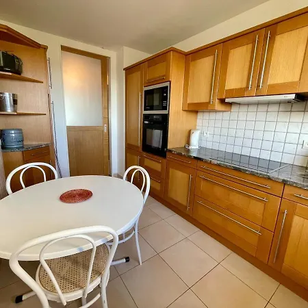 Spacious Bay View Floor 9 Parking Apartment